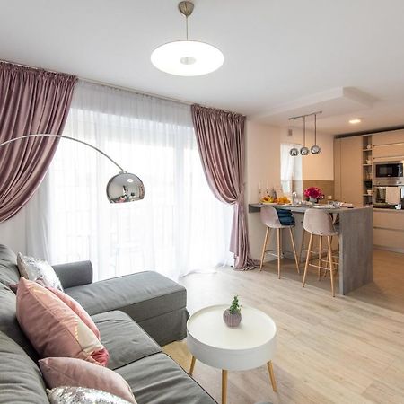 Zen Apartments Braşov Exteriör bild
